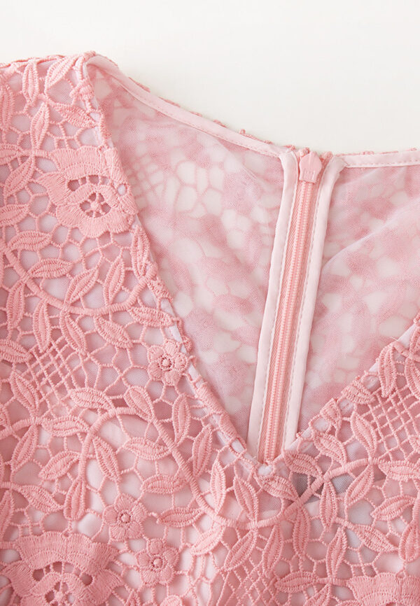 V-Neck Puff-sleeve Slim-cut Lace Dress - Image 3