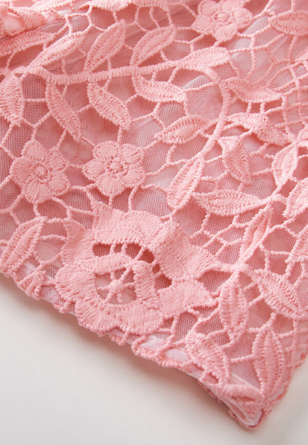 V-Neck Puff-sleeve Slim-cut Lace Dress - Image 5